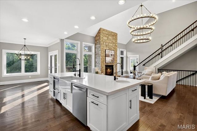 2029 Lily Avenue, Kirkwood, MO 63122