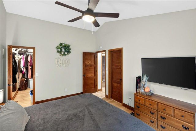 1222 Saddlebrook Lane, Woodbury, MN 55125