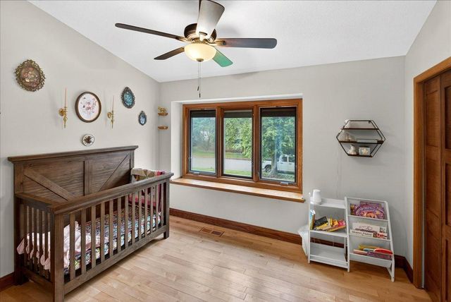 1222 Saddlebrook Lane, Woodbury, MN 55125