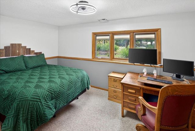 1222 Saddlebrook Lane, Woodbury, MN 55125
