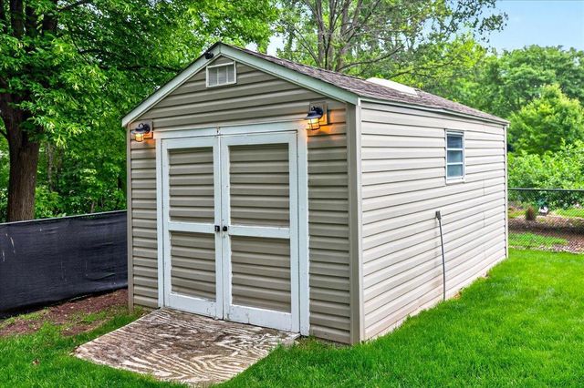 1222 Saddlebrook Lane, Woodbury, MN 55125