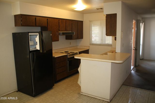 501 W HONONEGH Drive 4, Phoenix, AZ 85027