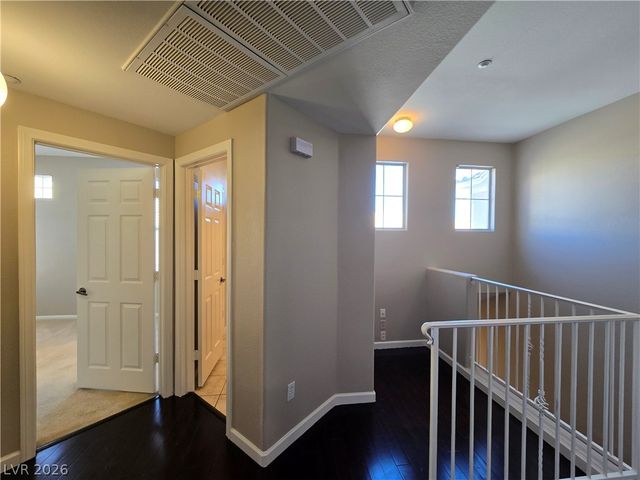 5855 VALLEY Drive 2076, North Las Vegas, NV 89031