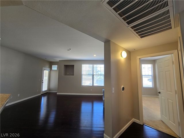 5855 VALLEY Drive 2076, North Las Vegas, NV 89031