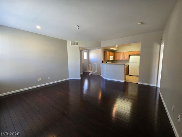 5855 VALLEY Drive 2076, North Las Vegas, NV 89031