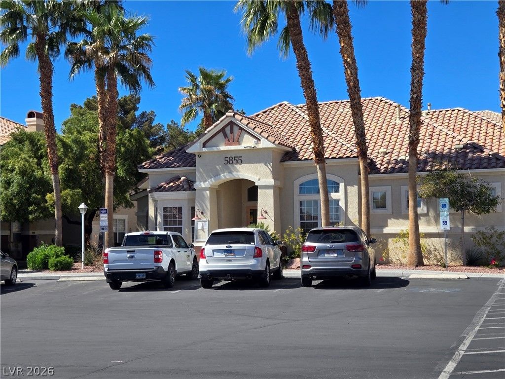 5855 VALLEY Drive 2076, North Las Vegas, NV 89031