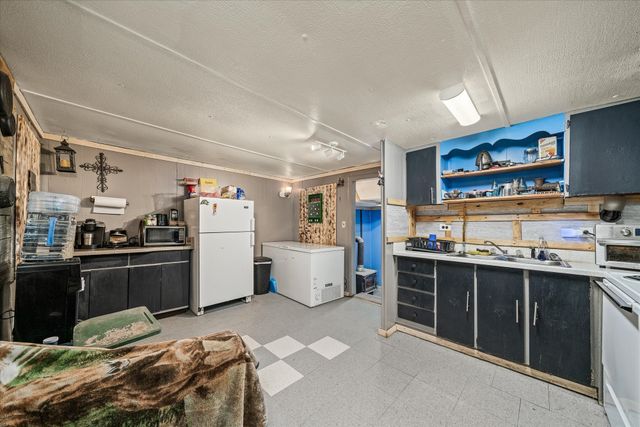 618 Old Baker Mtn Rd, Spencer, TN 38585