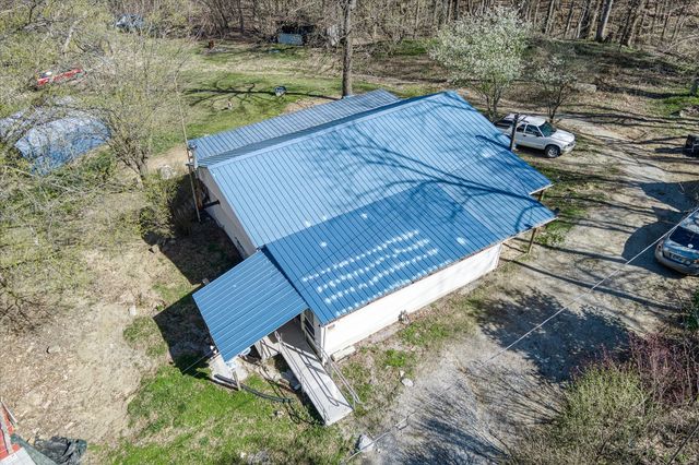 618 Old Baker Mtn Rd, Spencer, TN 38585