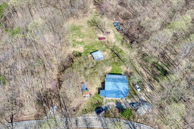 618 Old Baker Mtn Rd, Spencer, TN 38585