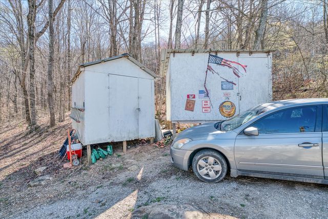 618 Old Baker Mtn Rd, Spencer, TN 38585