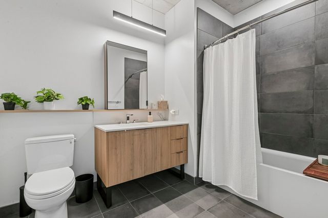 234 W POLK Street 2403, Chicago, IL 60605