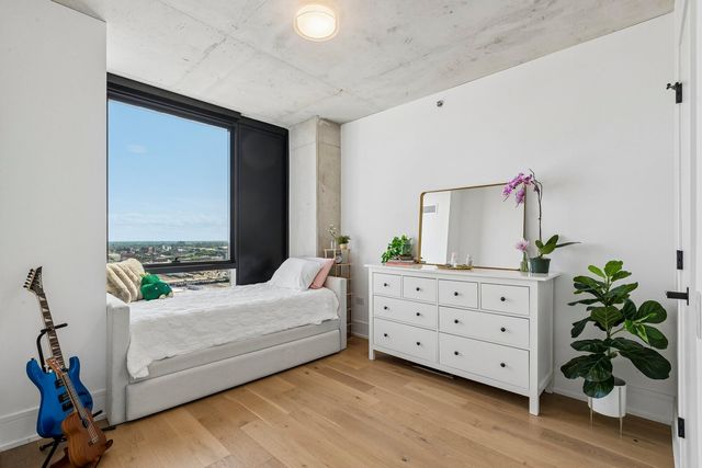 234 W POLK Street 2403, Chicago, IL 60605