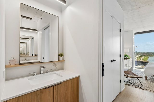 234 W POLK Street 2403, Chicago, IL 60605
