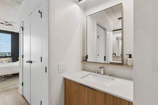234 W POLK Street 2403, Chicago, IL 60605