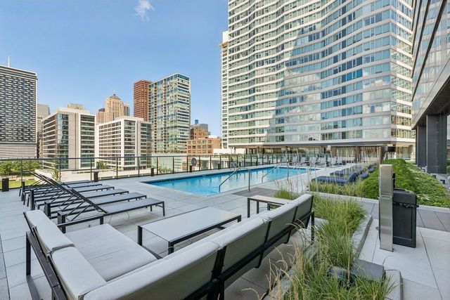 234 W POLK Street 2403, Chicago, IL 60605