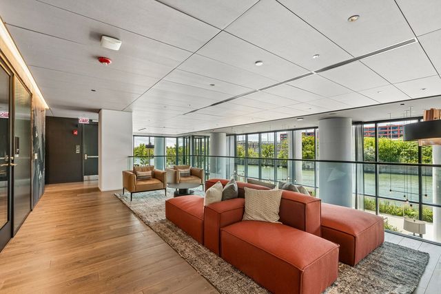 234 W POLK Street 2403, Chicago, IL 60605