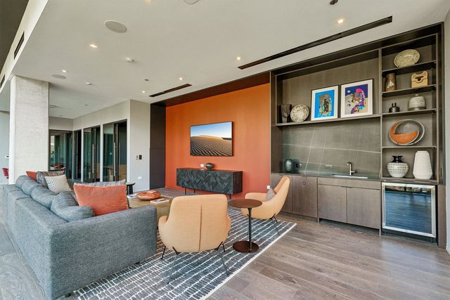 234 W POLK Street 2403, Chicago, IL 60605