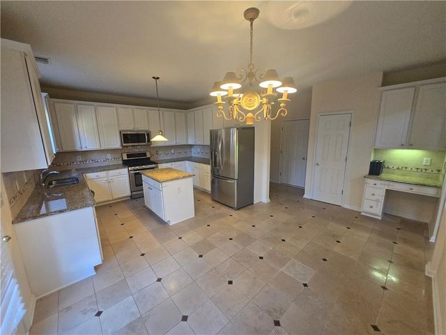 2206 Creekway Drive, Marietta, GA 30066