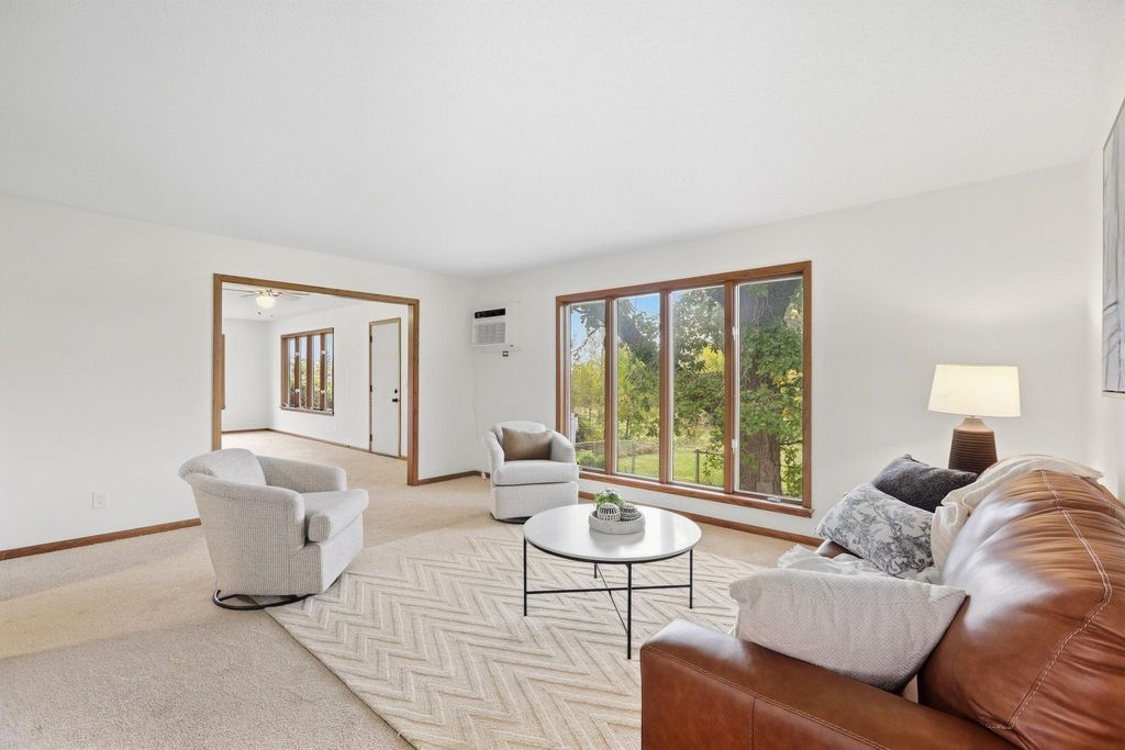 10225 Jersey Avenue, Chaska, MN 55318 — photo 4
