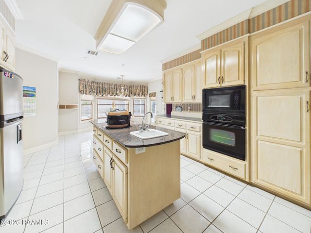107 Janet Circle, Lafayette, LA 70506