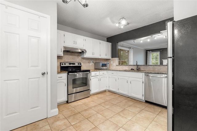 5042 Laurel Bridge SE Drive, Smyrna, GA 30082