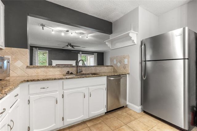 5042 Laurel Bridge SE Drive, Smyrna, GA 30082