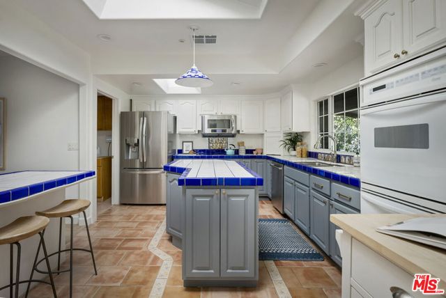1353 Ruberta Avenue, Glendale, CA 91201