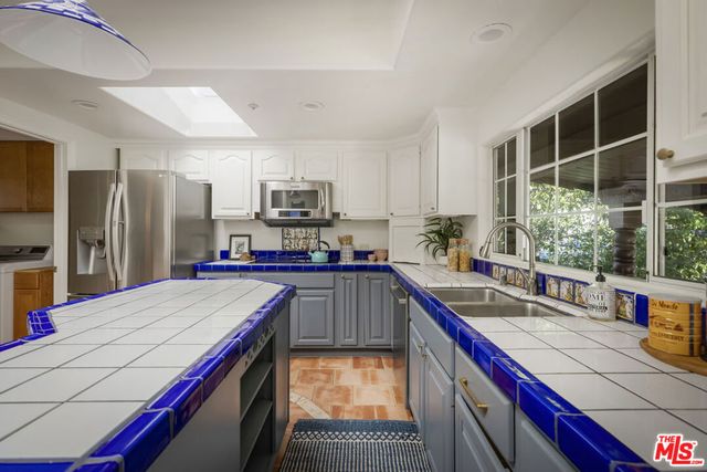 1353 Ruberta Avenue, Glendale, CA 91201
