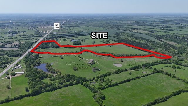 2410 S STATE HIGHWAY 121 Highway, Bonham, TX 75418