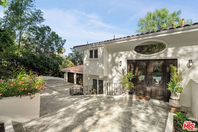 4807 Brewster Drive, Tarzana, CA 91356