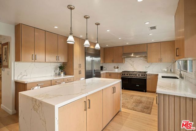 4807 Brewster Drive, Tarzana, CA 91356