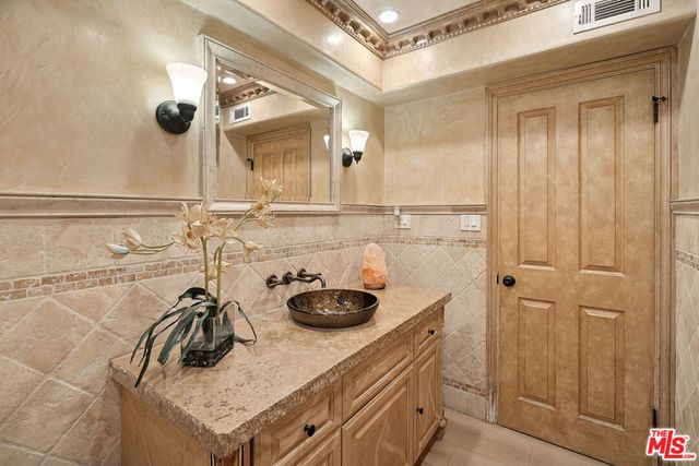 4807 Brewster Drive, Tarzana, CA 91356