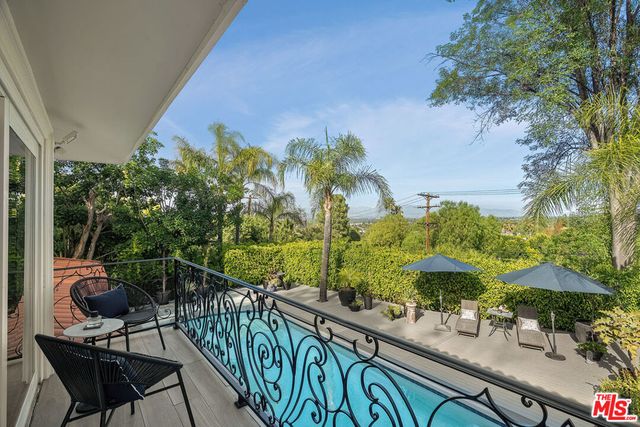 4807 Brewster Drive, Tarzana, CA 91356