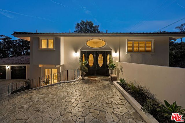 4807 Brewster Drive, Tarzana, CA 91356