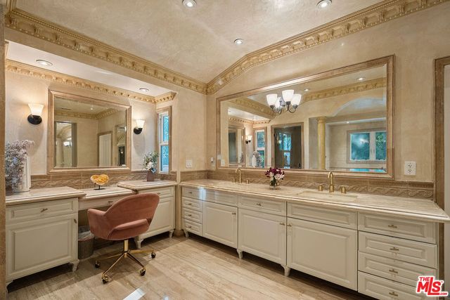 4807 Brewster Drive, Tarzana, CA 91356