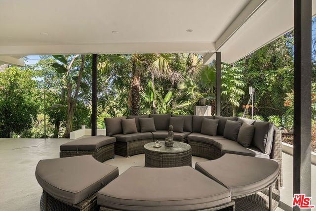 4807 Brewster Drive, Tarzana, CA 91356