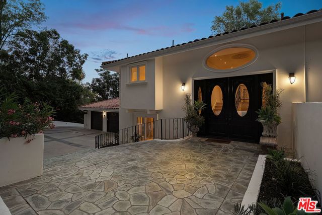 4807 Brewster Drive, Tarzana, CA 91356