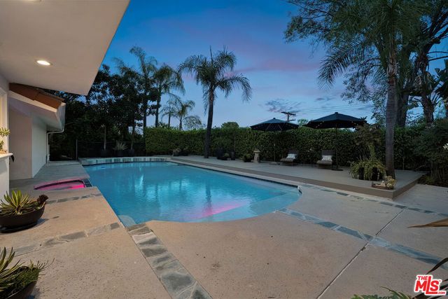 4807 Brewster Drive, Tarzana, CA 91356