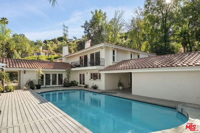 4807 Brewster Drive, Tarzana, CA 91356