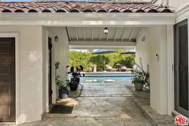 4807 Brewster Drive, Tarzana, CA 91356