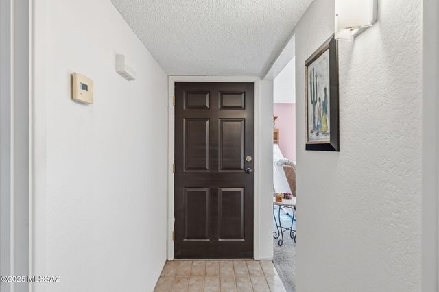 230 N Camino Del Vate, Green Valley, AZ 85614