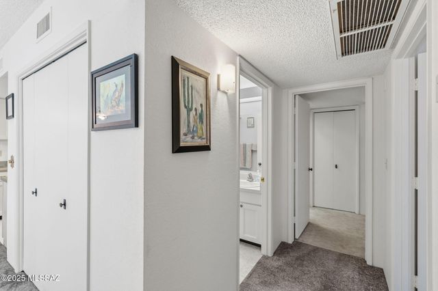 230 N Camino Del Vate, Green Valley, AZ 85614