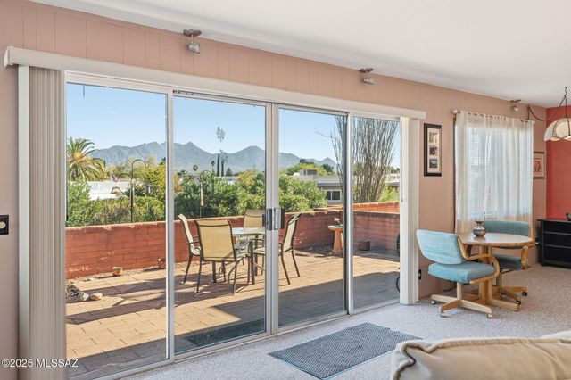 230 N Camino Del Vate, Green Valley, AZ 85614