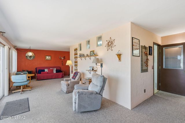 230 N Camino Del Vate, Green Valley, AZ 85614