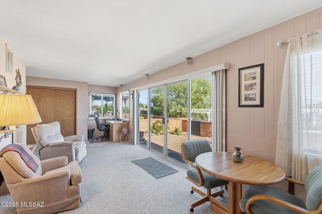 230 N Camino Del Vate, Green Valley, AZ 85614