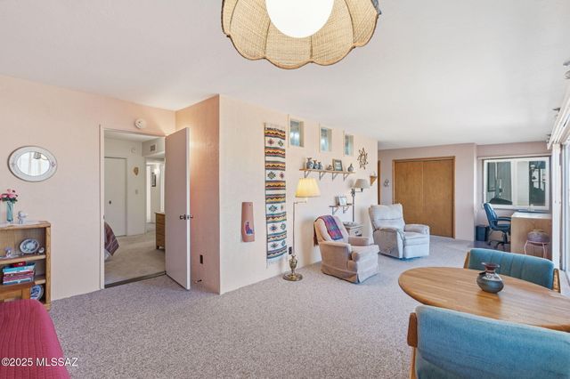 230 N Camino Del Vate, Green Valley, AZ 85614