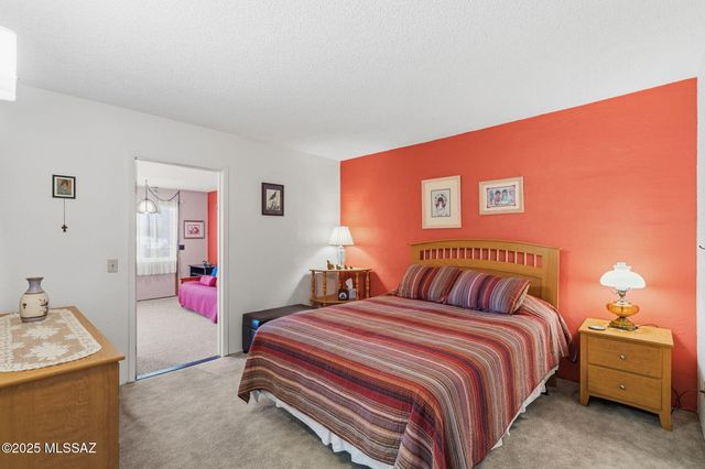 230 N Camino Del Vate, Green Valley, AZ 85614