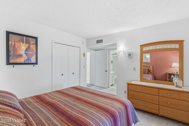 230 N Camino Del Vate, Green Valley, AZ 85614