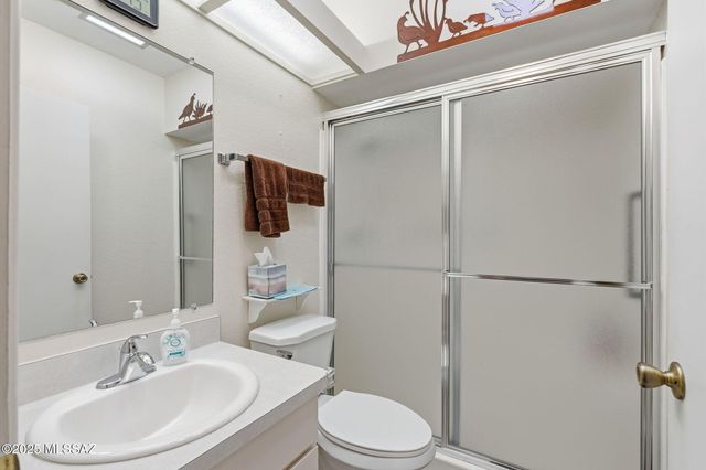 230 N Camino Del Vate, Green Valley, AZ 85614