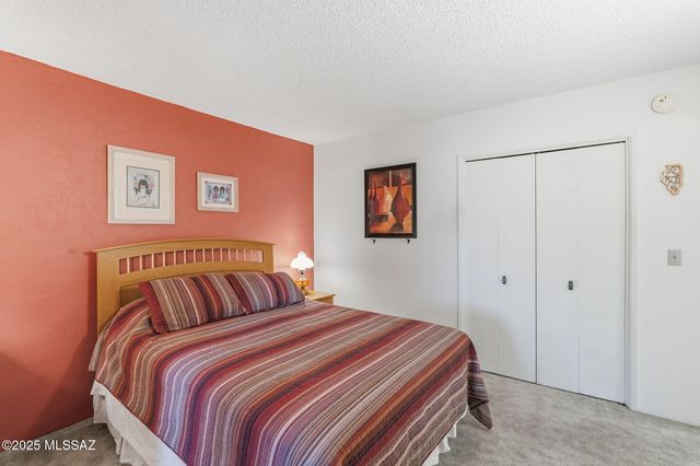 230 N Camino Del Vate, Green Valley, AZ 85614